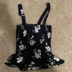 Rue 21 black flower design crop top
